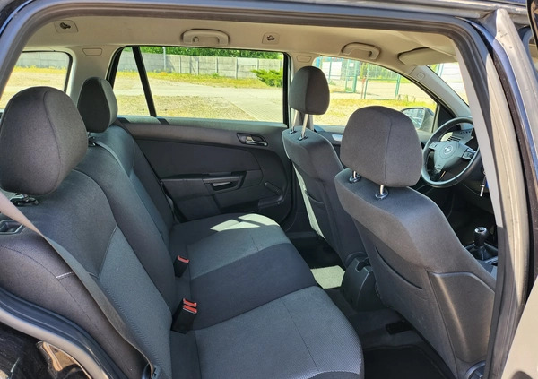 Opel Astra cena 18900 przebieg: 222929, rok produkcji 2010 z Piła małe 466